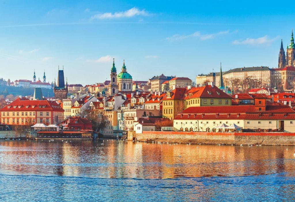 Prag Gezi Rehberi: Bohemya’nın Kalbinde Büyüleyici Bir Keşif